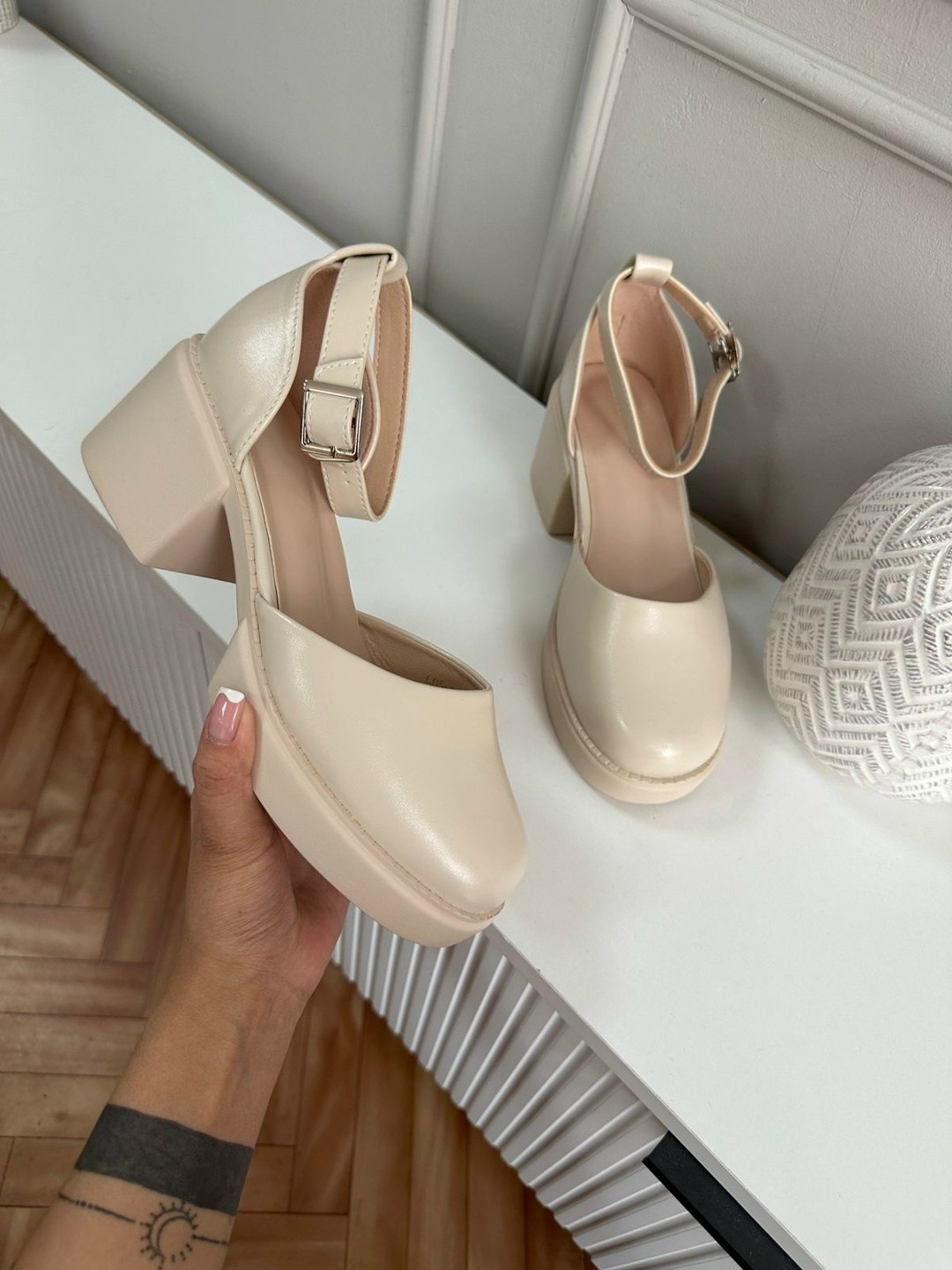 босоножки бежевые на платформе,туфли женские,туфли босоножки,босоножки на широком каблуке,каблуки туфли