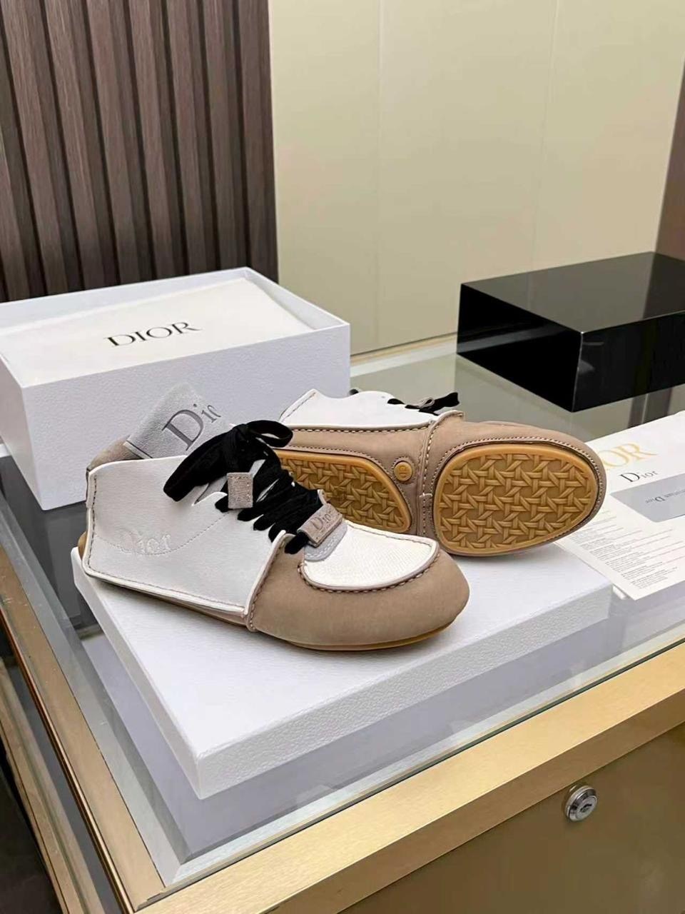 ,кроссовки dior,диор кроссовки,кроссовки диор женские,кроссовки dior женские