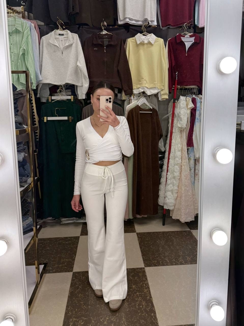 белый брючный костюм,брючный костюм,белый костюм женский брючный палаццо,женский брючный костюм белый,трикотажный костюм с брюками палаццо