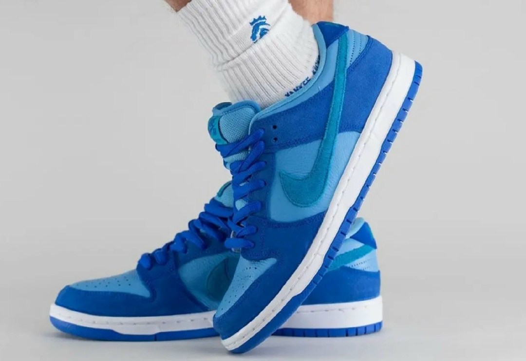 женская,кроссовки замша,кроссовки, кроссовки,nike sb dunk low cherry
