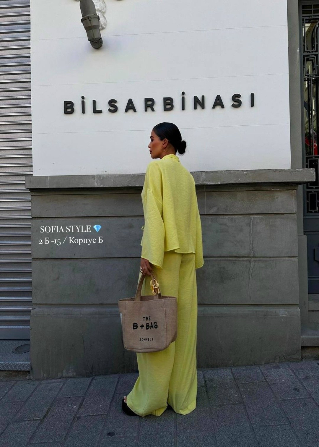 стильные костюмы,бежевый брючный костюм,костюм желтый,брючный костюм,стильные женские костюмы
