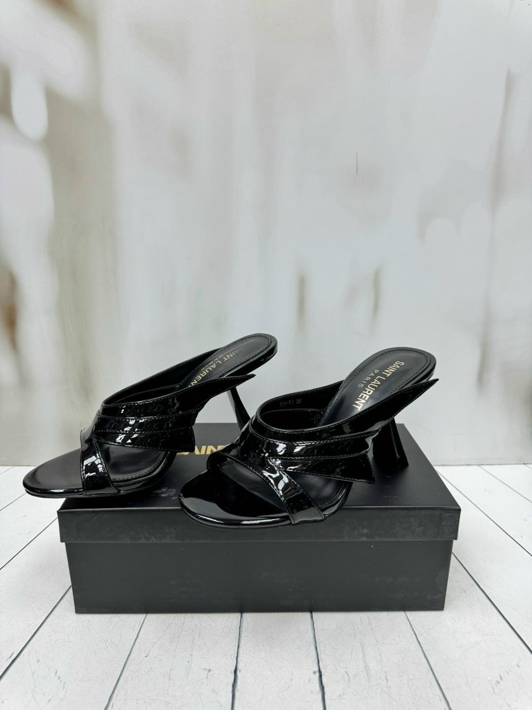 ,женские босоножки,черные босоножки,босоножки saint laurent, женская