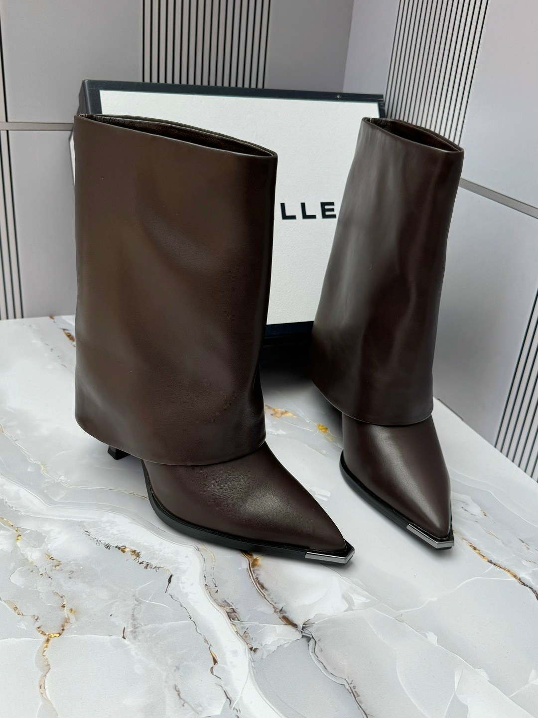 сапоги,женские сапоги,сапожки,женские современные сапоги до колена на высоком каблуке,кожаные сапоги