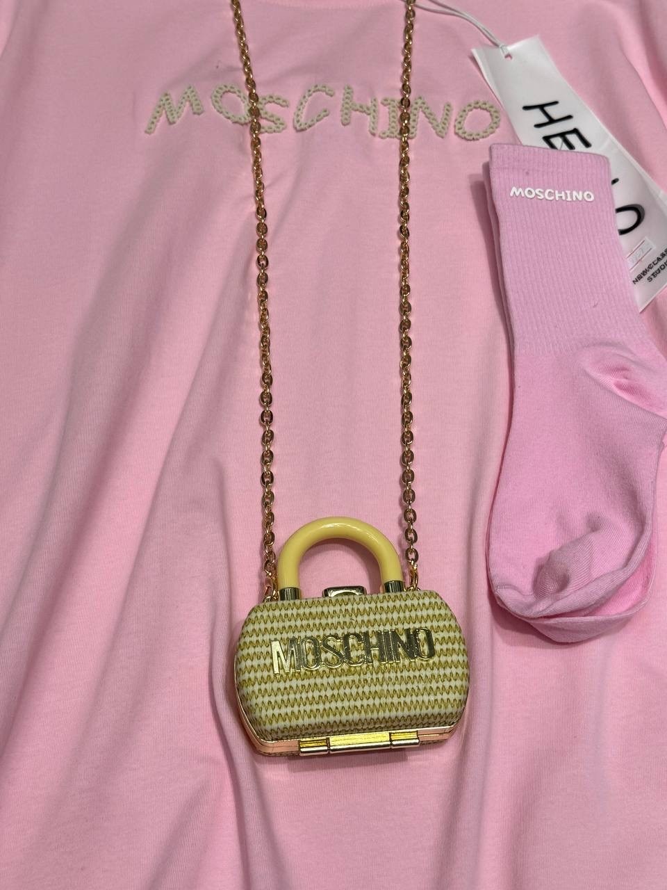 розовая футболка,розовая футболка оверсайз,женская футболка,футболки оверсайз,баленсиага martini розовая футболка 2026