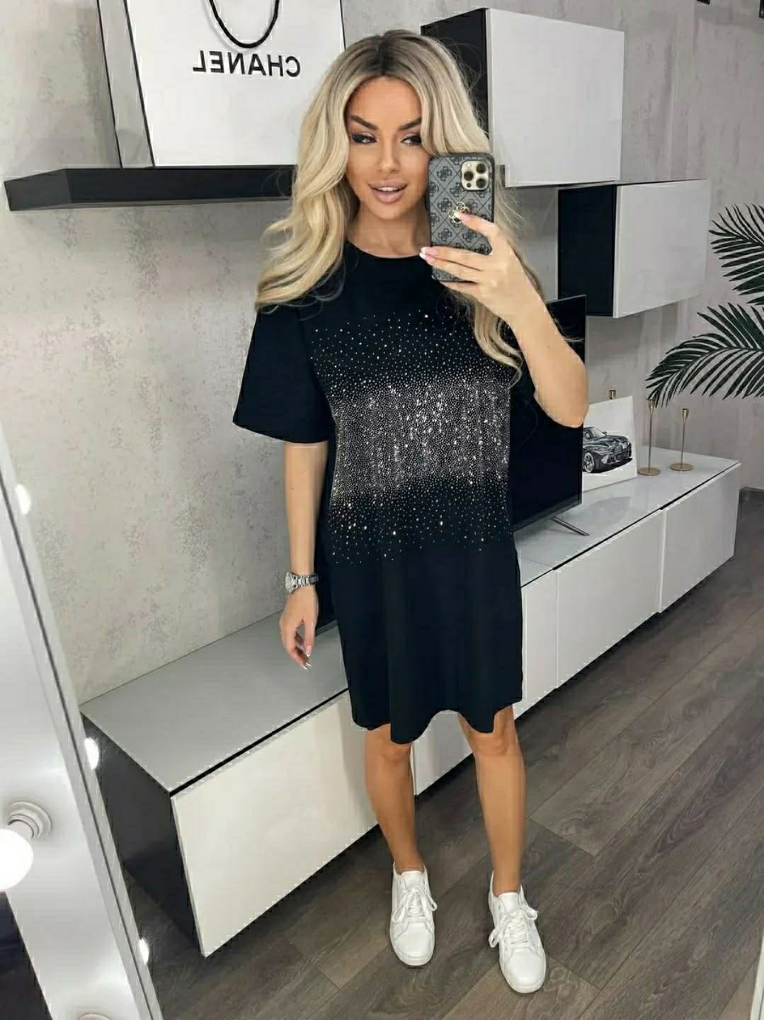 платья,,футболка оверсайз со стразам,футболка женская оверсайз со стразами,женская футболка