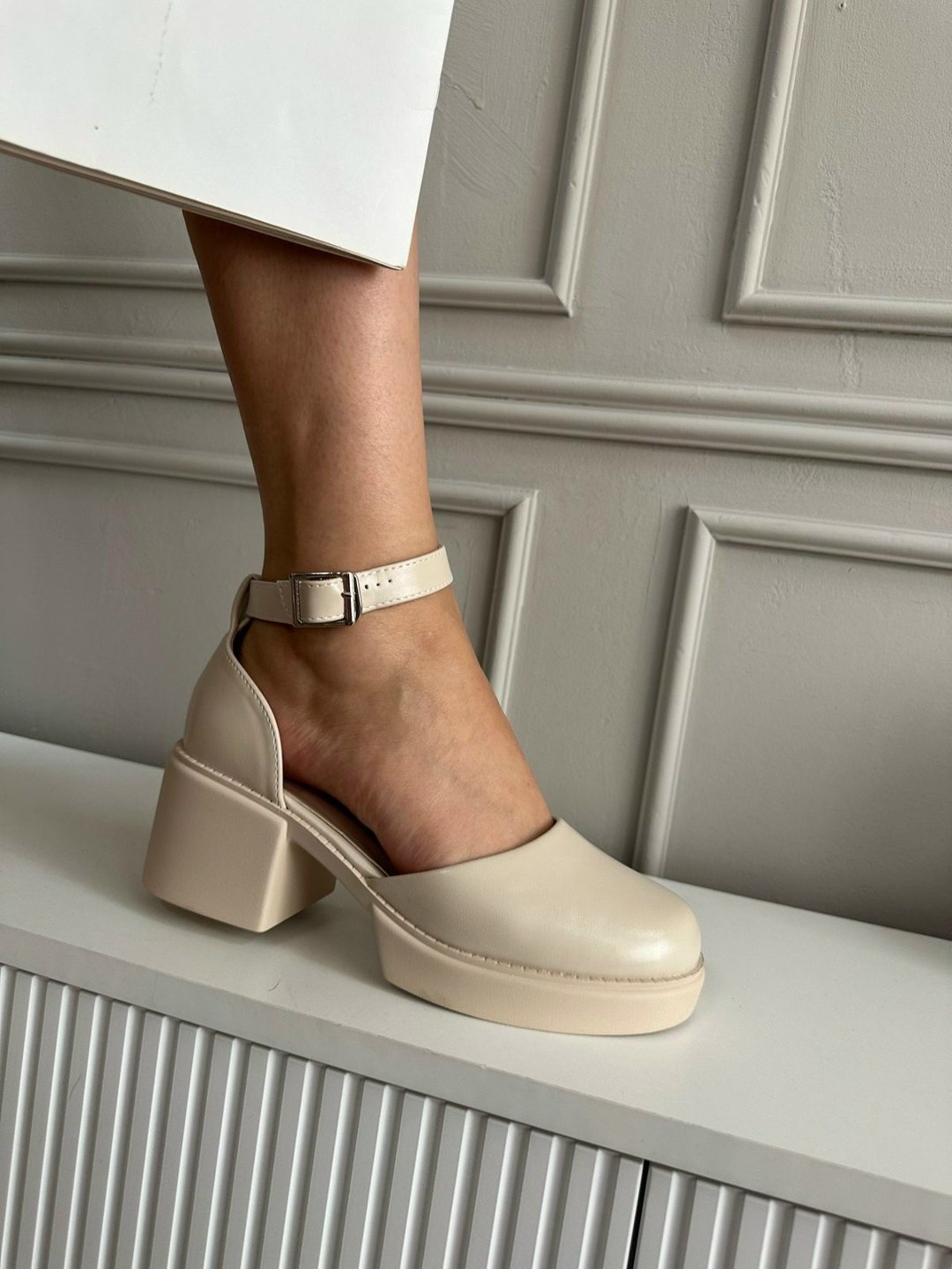 босоножки бежевые на платформе,туфли женские,туфли босоножки,босоножки на широком каблуке,каблуки туфли