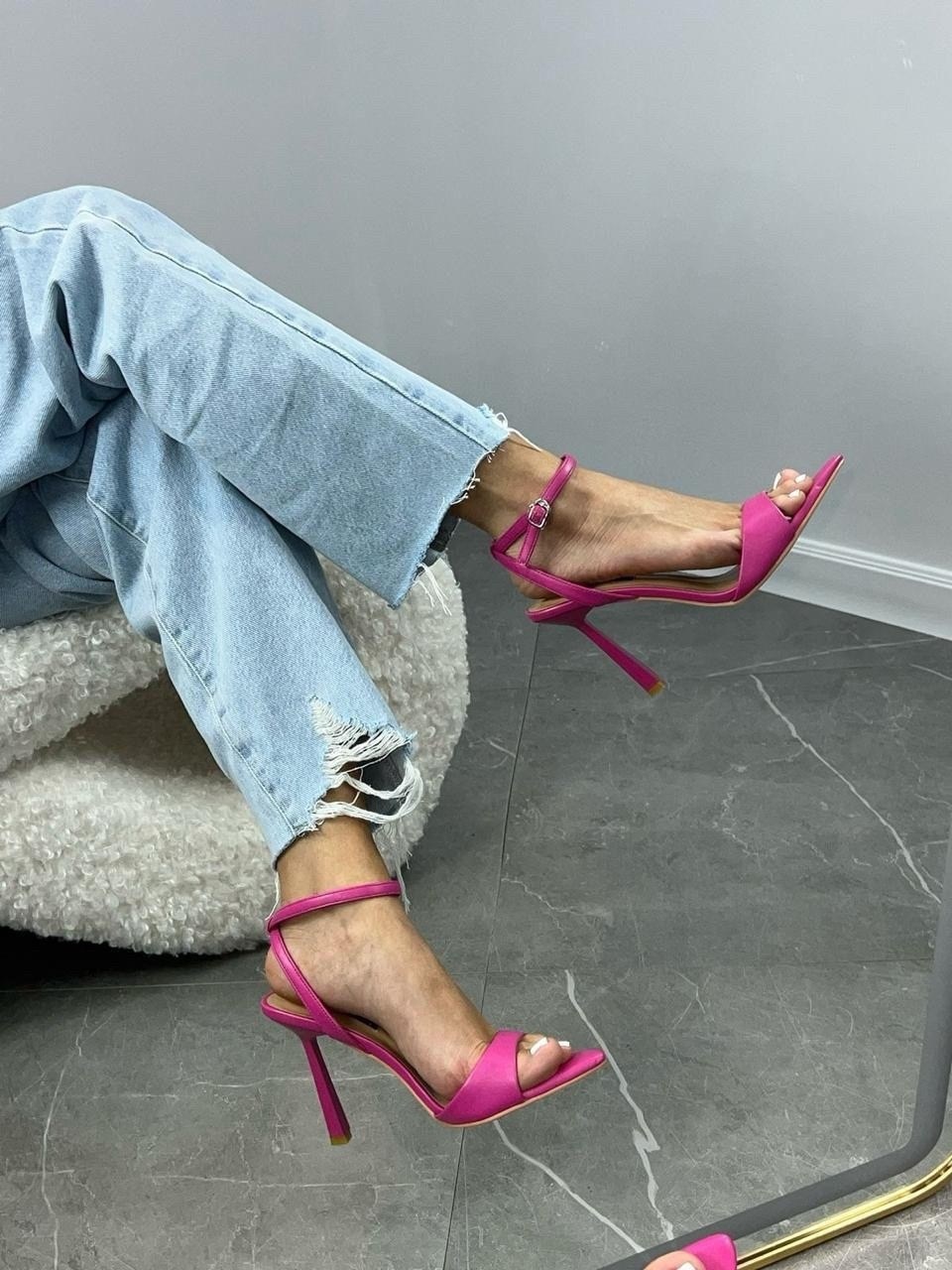 женские босоножки,,атласные босоножки,босоножки на каблуках,розовые босоножки