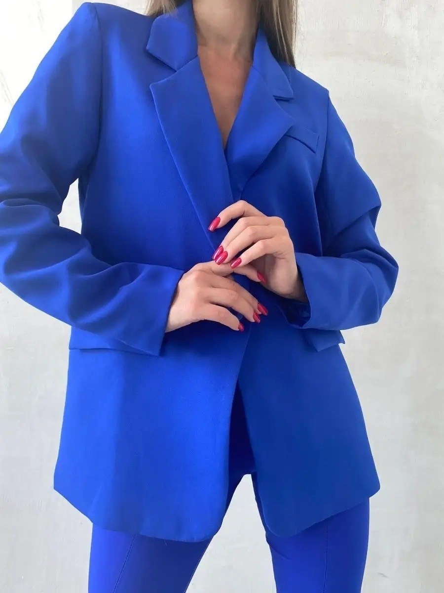 женский брючный костюм ультрамарин,брючный костюм,синий брючный костюм,костюм брючный женский,костюм двойка с приталенным жакетом и прямыми брюками синий