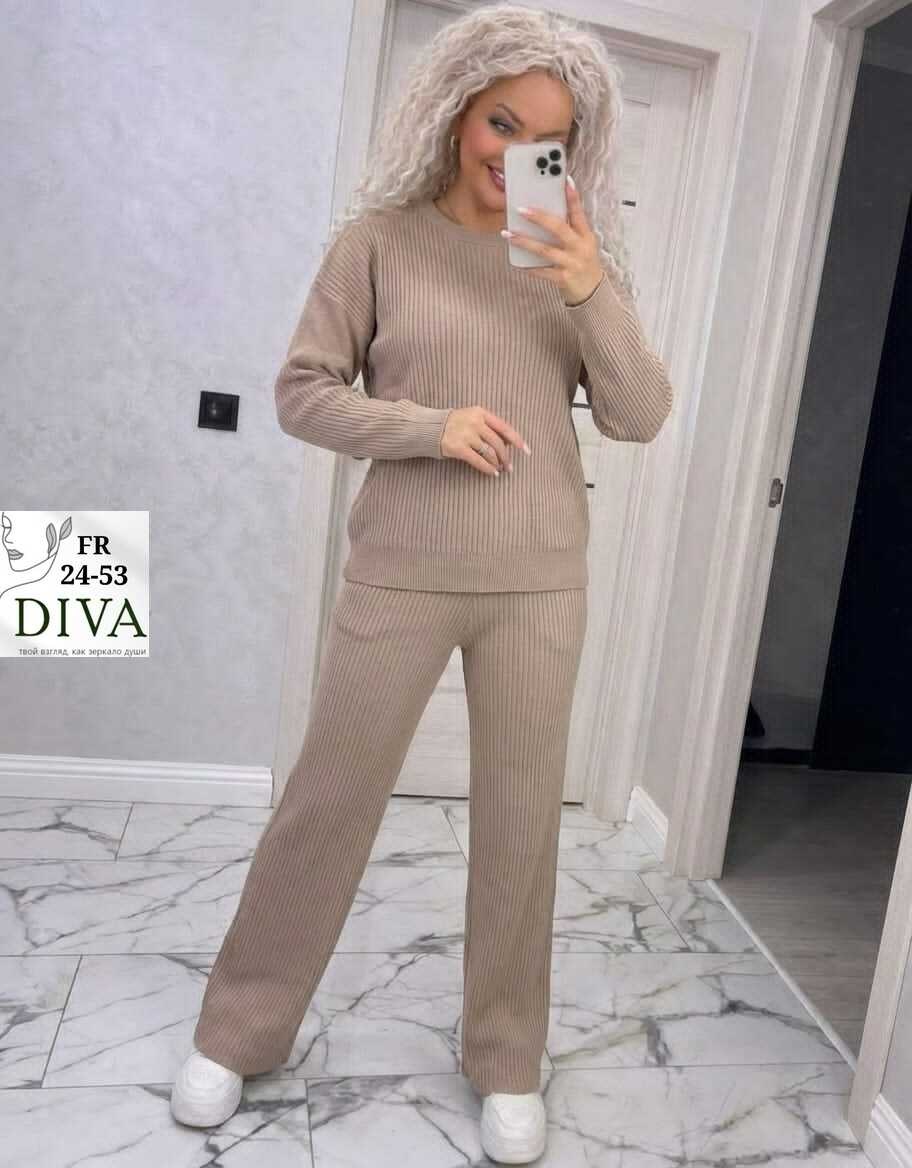 вязаный костюм с брюками палаццо,костюм классический,вязаный брючный костюм,трикотажный костюм,женские костюмы