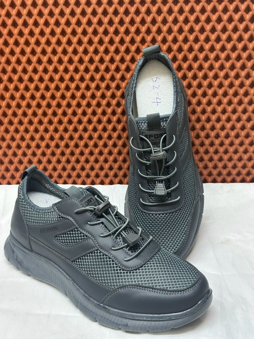 ,мужские кроссовки,спортивная ,кроссовка мужской,мужская  кроссовки