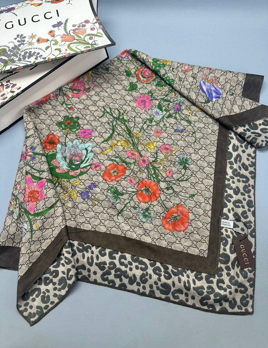 платок двухсторонний gucci 90/90,платок gucci,платок на голову и шею gucci,платок гуччи,шелковый платок gucci