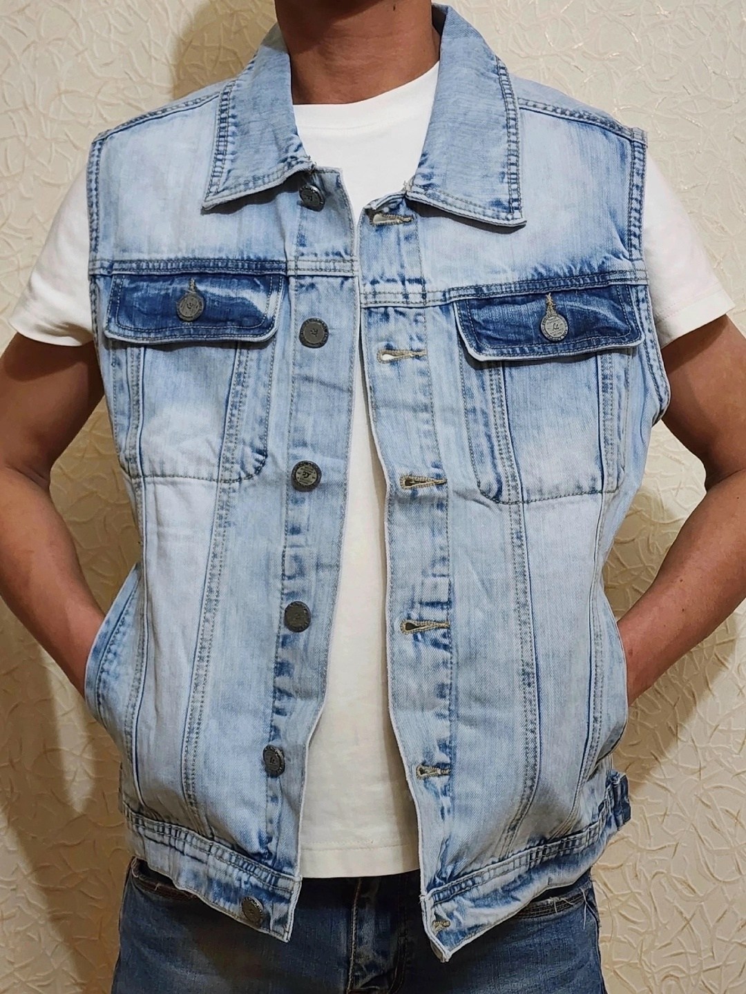 жилет джинсовый мужской,джинсовый жилет,джинсовая жилетка,джинсовая жилетка мужская,джинсовая безрукавка мужская