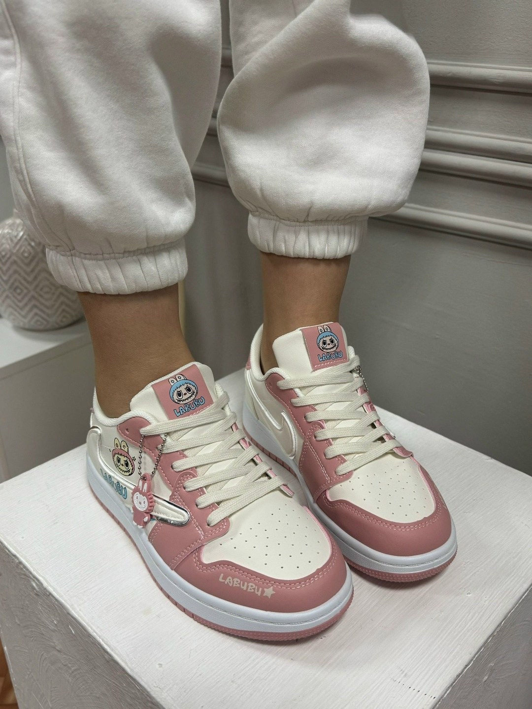 женские кроссовки,кроссовки,кроссовки sanrio,кроссовки модные,низкие кроссовки