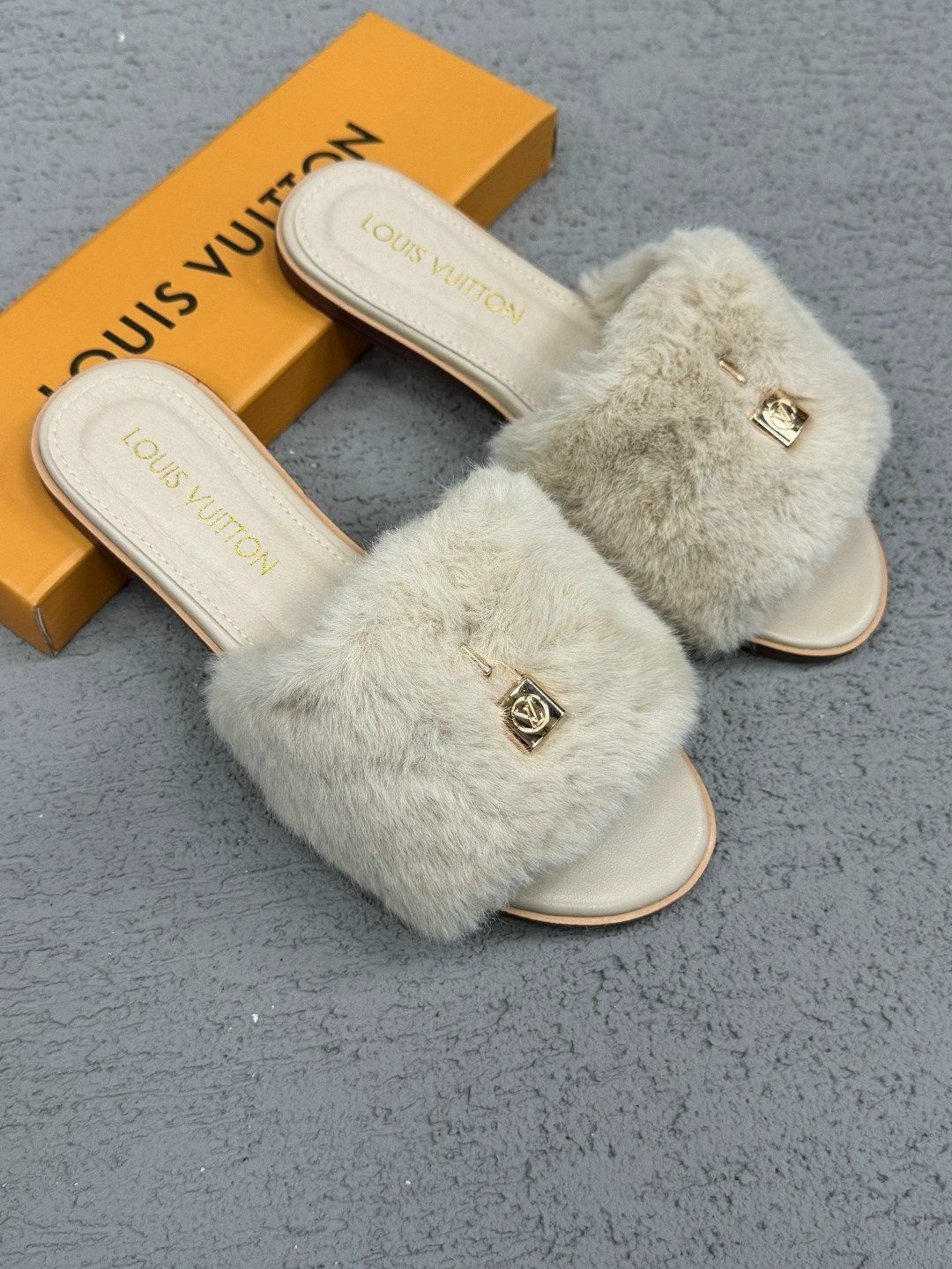тапочки louis vuitton,тапочки женские,меховые тапки,меховые тапочки,тапки с мехом