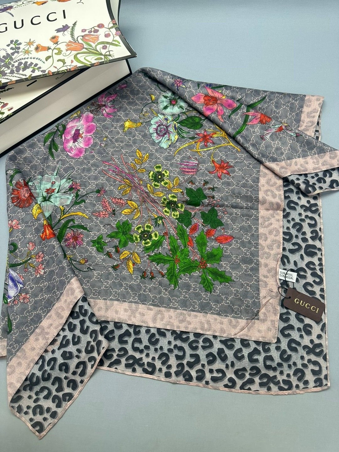 платок двухсторонний gucci 90/90,платок gucci,платок на голову и шею gucci,платок гуччи,шелковый платок gucci