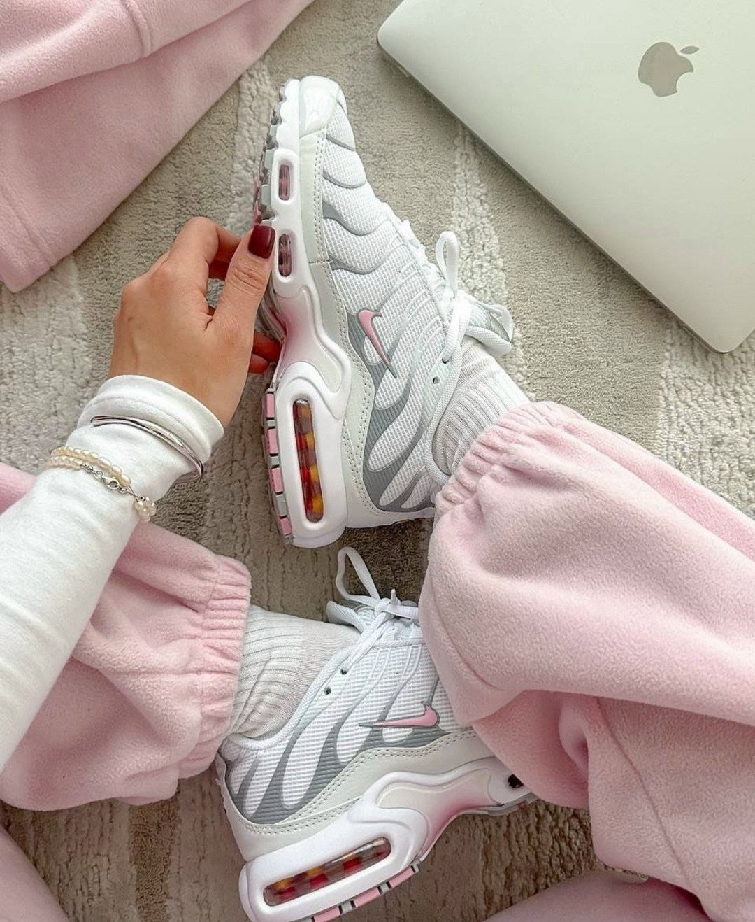 кроссовки спортивные air max tn plus nike,найк тн плюс air max plus tn white/pink,кроссовки летние спортивные nike air max tn plus,кроссовки спортивные air max plus nike,кроссовки air max plus от nike