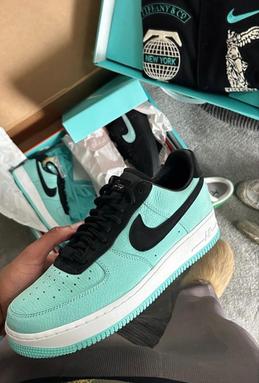 кроссовки air force 1 tiffany nike,найк форс тиффани,nike air force 1 tiffany,tiffany and co nike air force 1 low sample sneaker,найк тиффани кроссовки