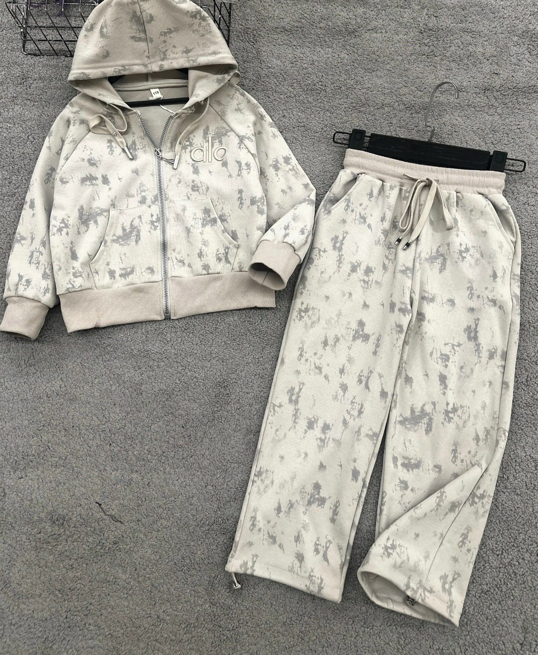 велюровый костюм,велюровый костюм для девочки,спортивный костюм для девочки,костюм детский,детские костюмы