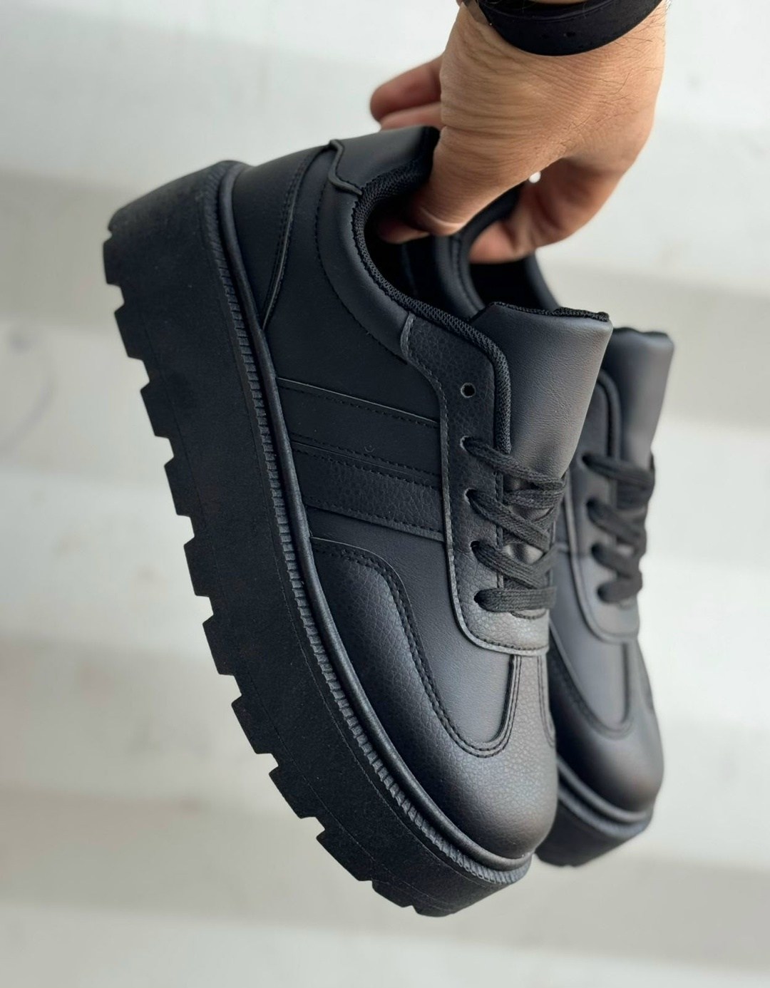 кроссовки женские черные,черные кроссовки,кроссовки женские,кроссовки женские на платформе,