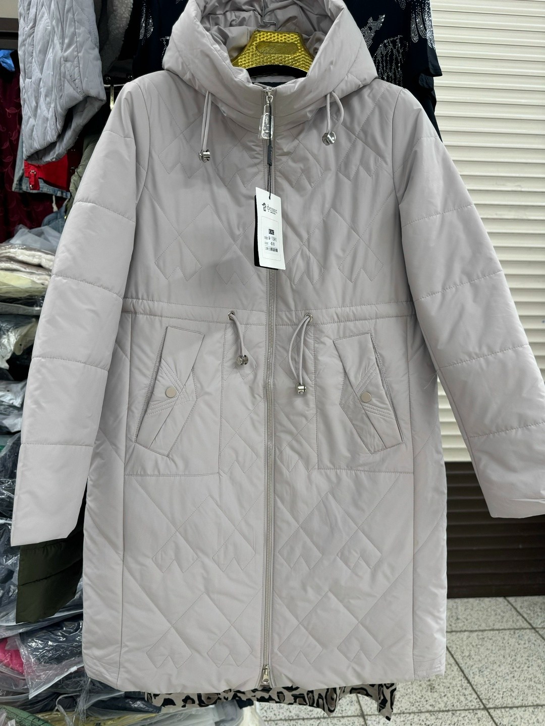 женская демисезонная куртка,куртка демисезонная,куртки,женская куртка,удлиненная куртка