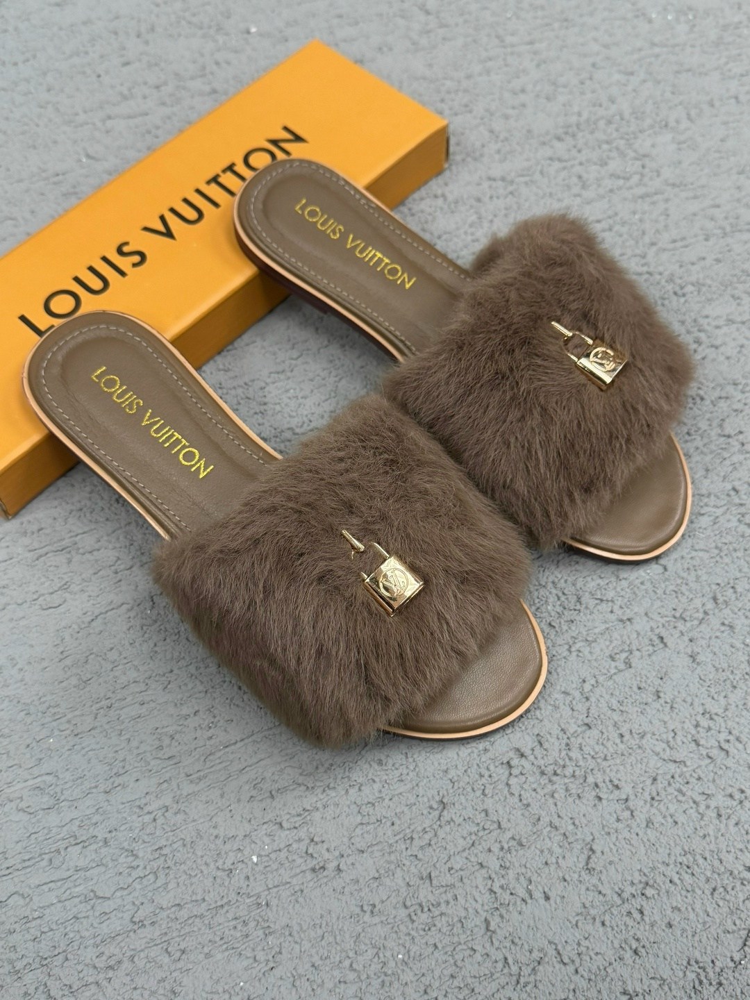 тапочки louis vuitton,тапочки женские,меховые тапки,меховые тапочки,тапки с мехом