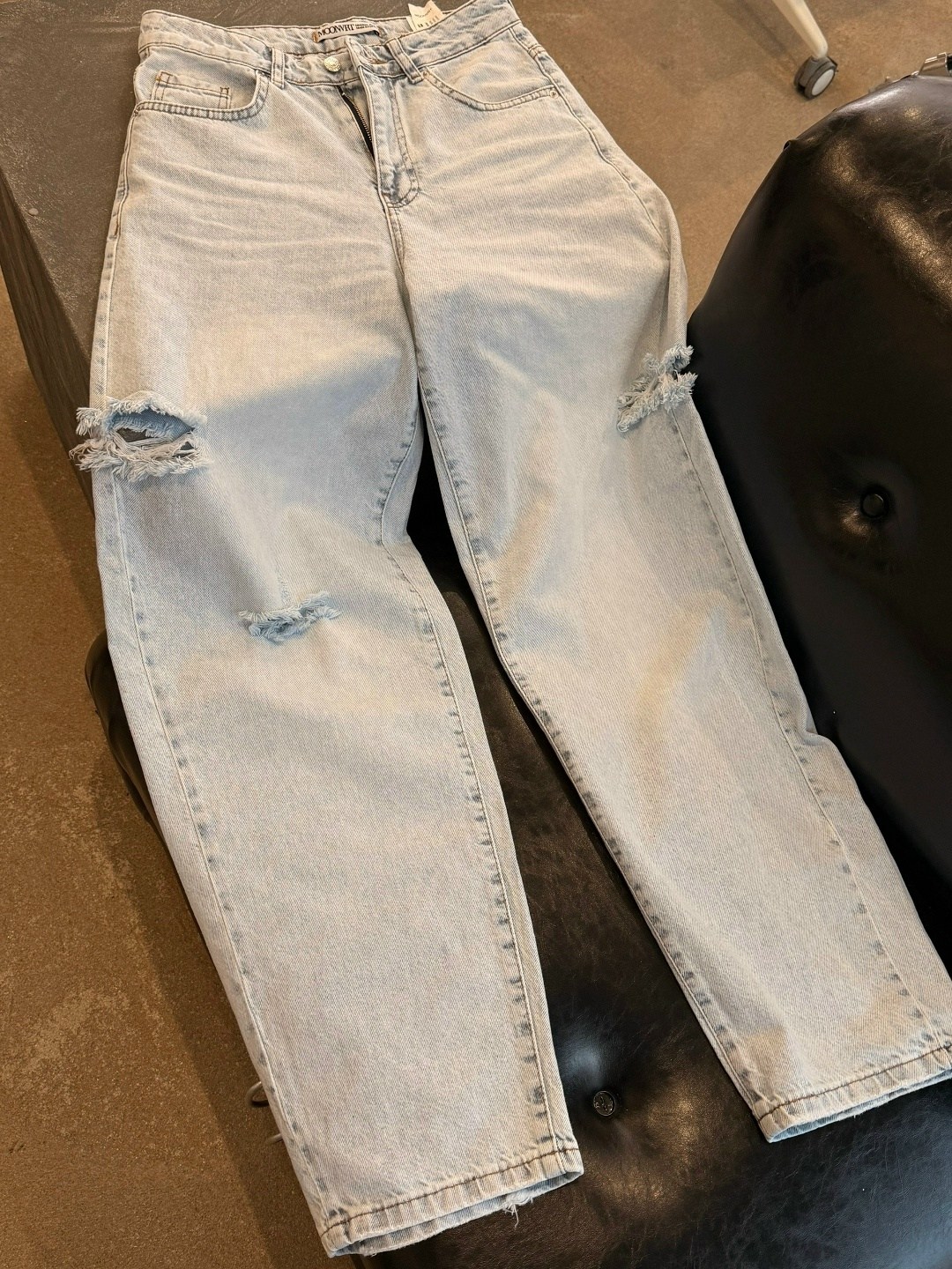 стильные джинсы,джинсы прямого кроя,женские джинсы,джинсы женские широкие,широкие джинсы