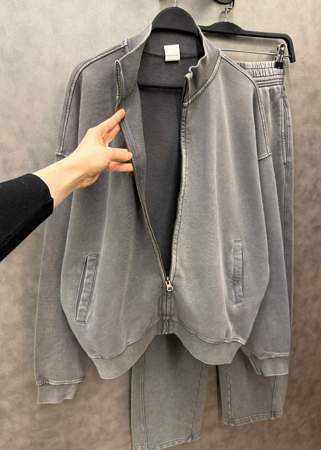 мужская мода,брюки спортивные,спортивные костюм,штаны спортивные,мужские спортивные брюки