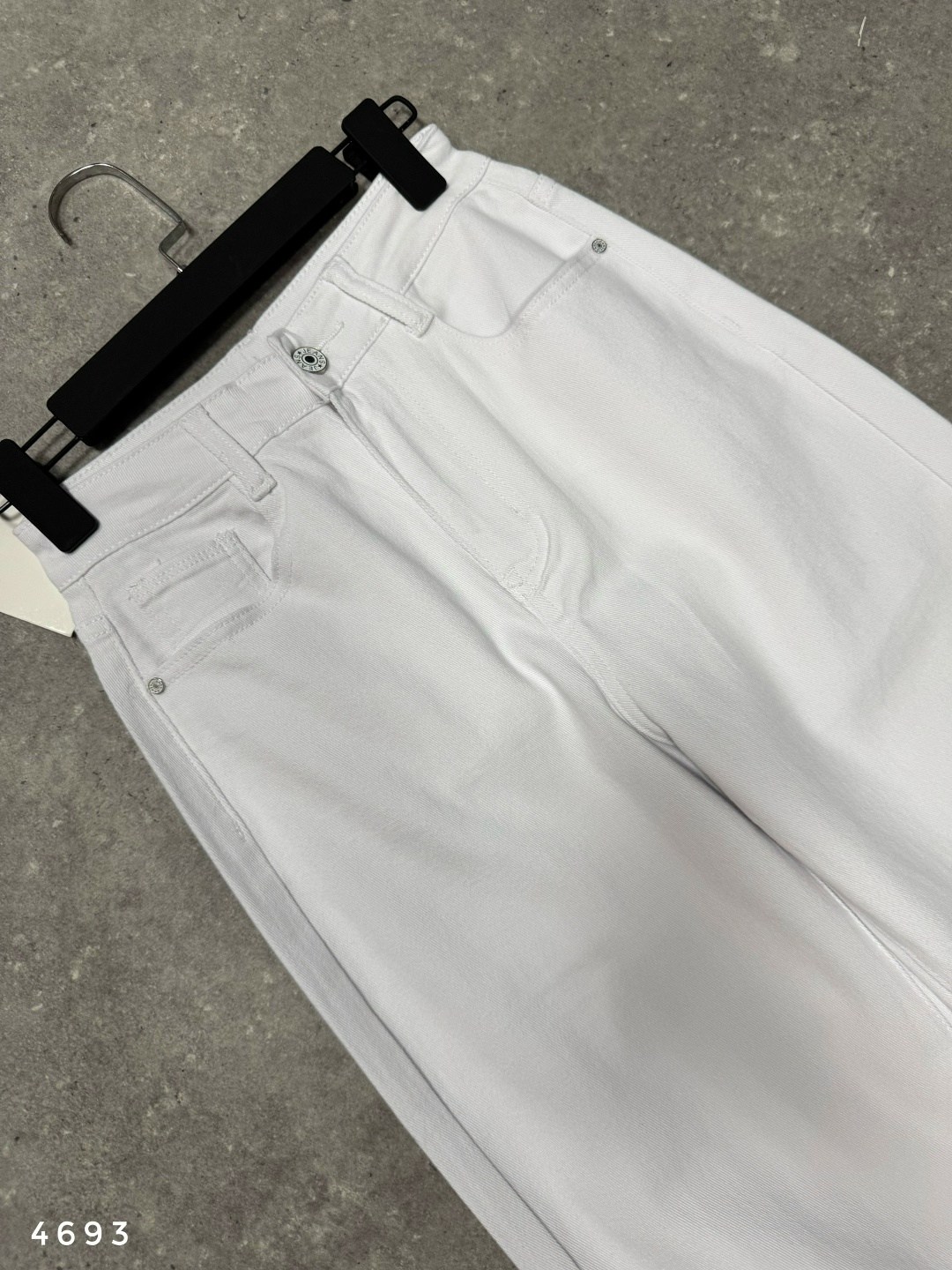 белые джинсы палаццо,джинсы белые,белые джинсы широкие,рваные широкие джинсы,белые джинсы женские