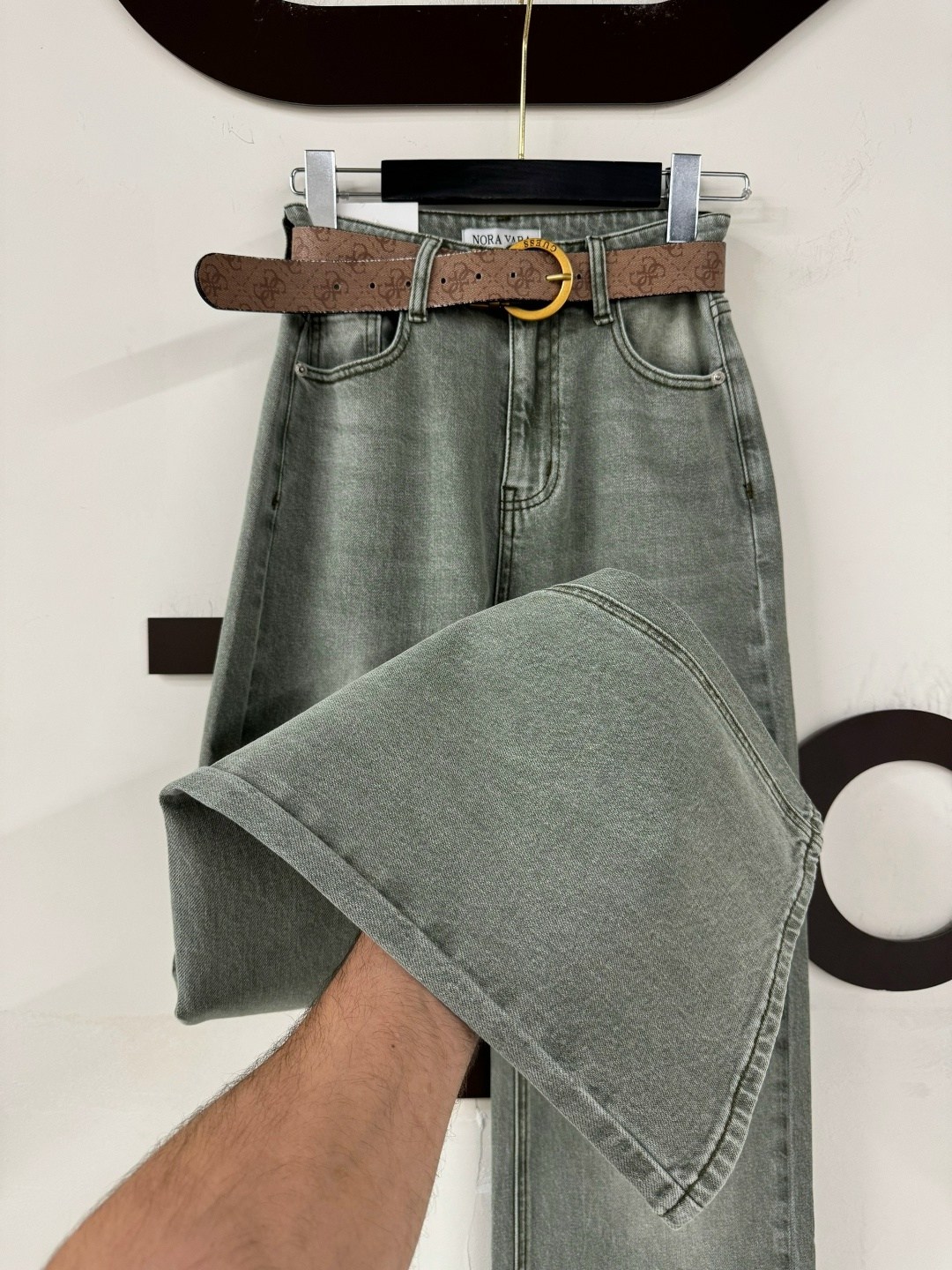 джинсы широкие,широкие женские джинсы,джинсы,женские джинсы,джинсы женские с широкими штанинами