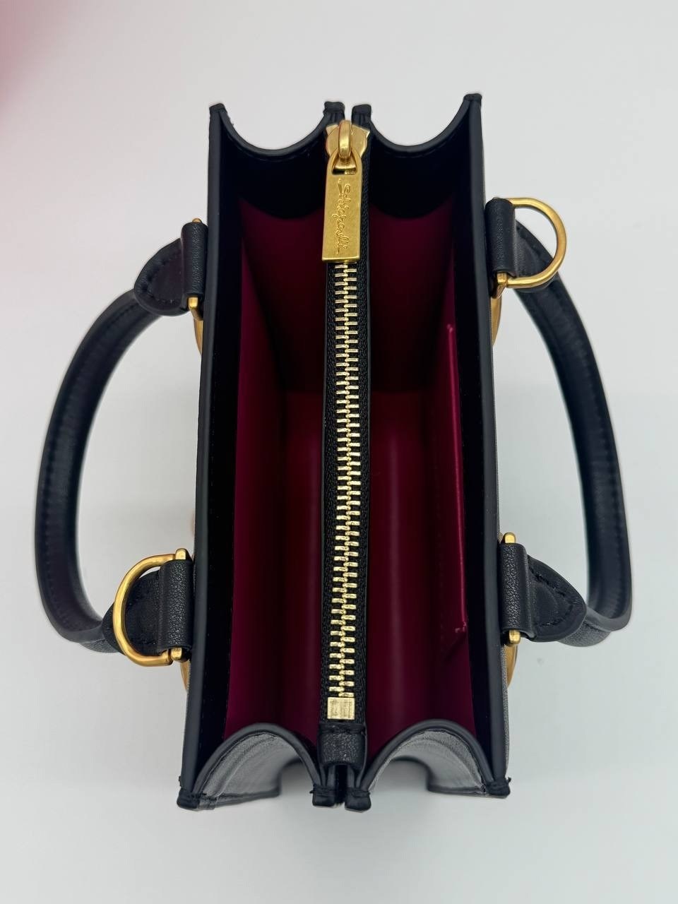 сумка schiaparelli,сумка-тоут schiaparelli,сумка женская shiaparelli & salvador dali,сумка женская schiaparelli,бархатная сумка для глаз schiaparelli premium sense demon