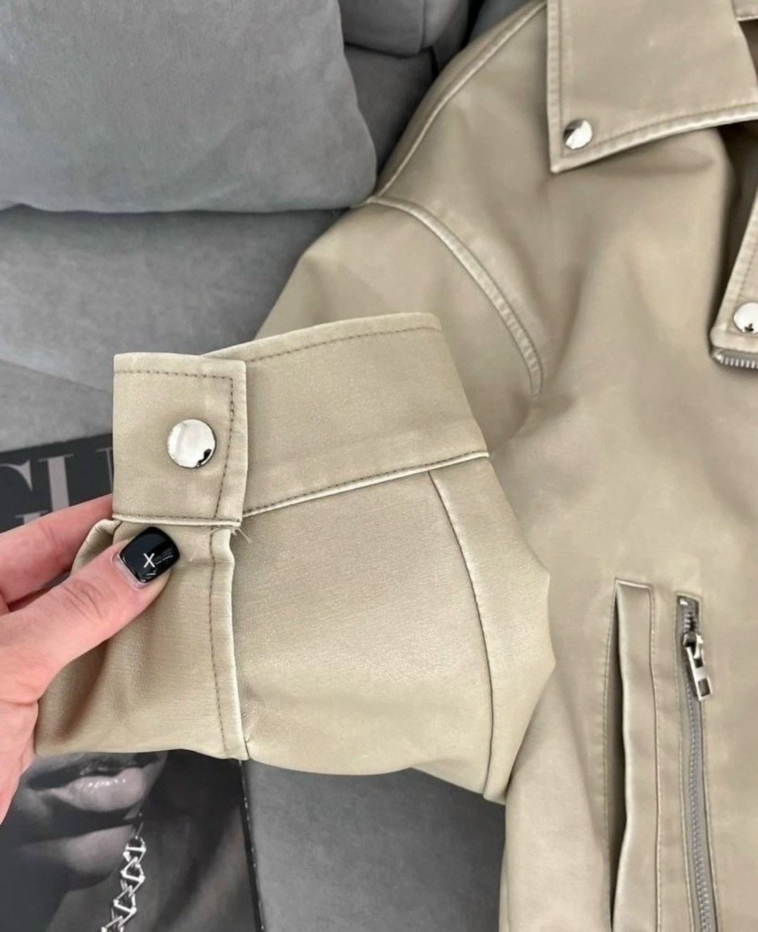 косуха кожаная куртка оверсайз queen sophie,куртка кожаная,куртка косуха,кожаная куртка косуха voi-fashion цвет бежевый,куртка женская косуха кожаная