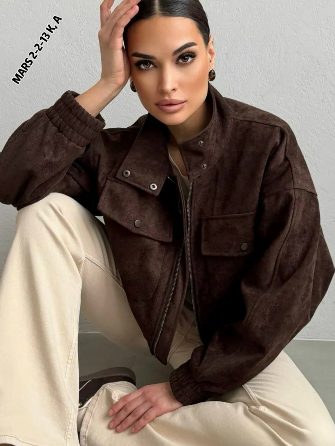 бомбер укороченный оверсайз замшевый куртка рабочего тренд saint shine,женская куртка бомбер из эко замши коричневого цвета,куртка бомбер,куртка замшевая,куртка замш