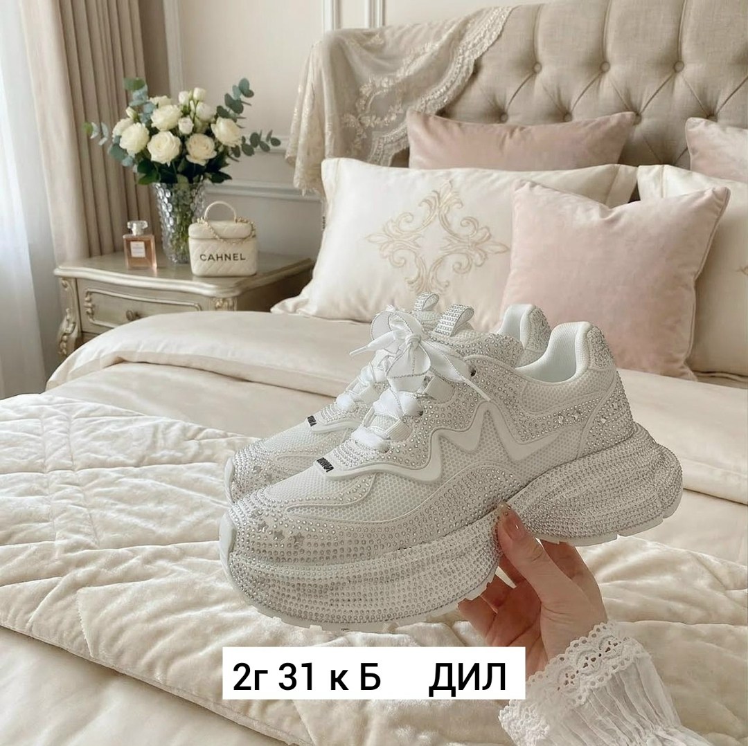 женские кроссовки,кроссовки модные,блестящие кроссовки,массивные кроссовки,стильные кроссовки