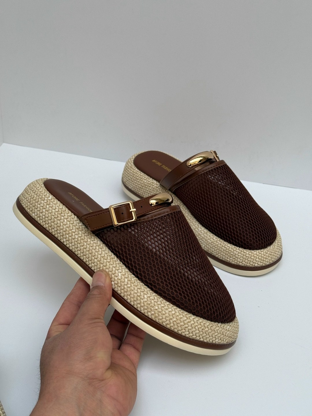 ,женские шлепанцы,женская ,тапочки модные,шлепки женские