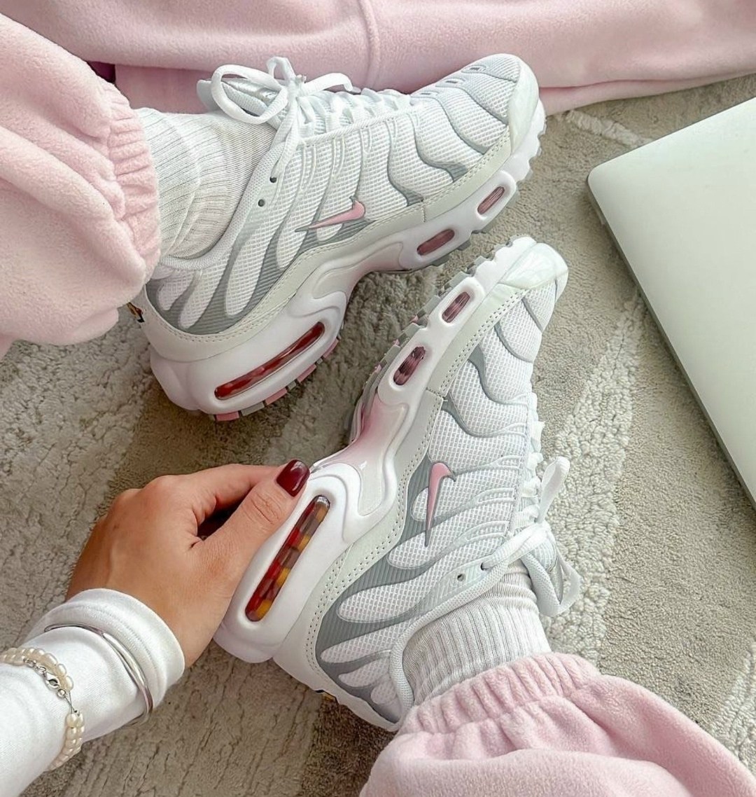 кроссовки спортивные air max tn plus nike,найк тн плюс air max plus tn white/pink,кроссовки летние спортивные nike air max tn plus,кроссовки спортивные air max plus nike,кроссовки air max plus от nike