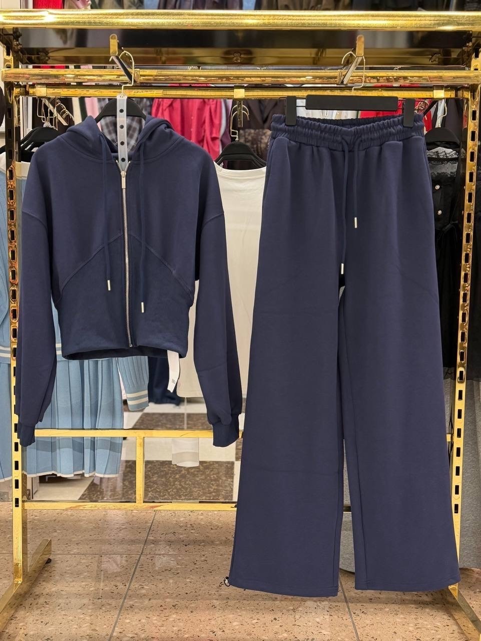 костюм спортивный,серые костюмы,спортивная одежда для женщин,костюм спортивный женский,повседневный спортивный костюм