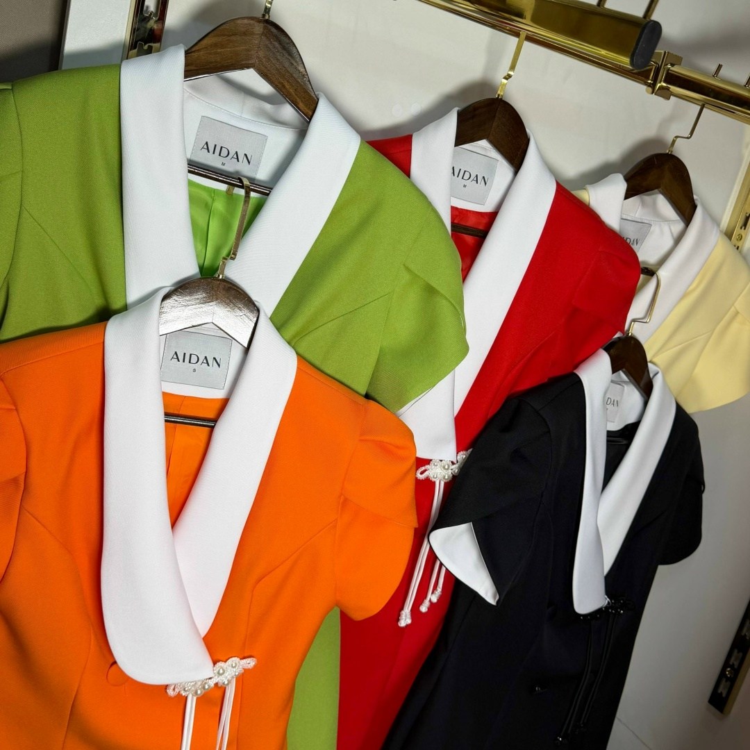 летнее женское платье,платье с отложным воротником,платье модное,модные женские платья,элегантные наряды