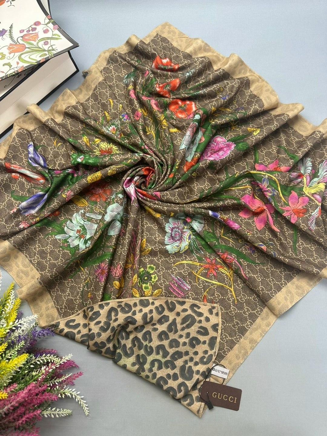 платок двухсторонний gucci 90/90,платок gucci,платок на голову и шею gucci,платок гуччи,шелковый платок gucci