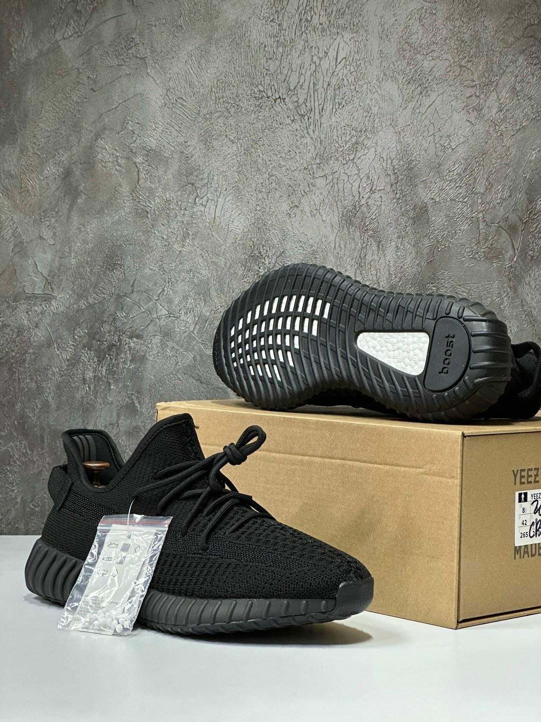 adidas yeezy boost 350,кроссовки adidas yeezy boost 350,кроссовки мужские yeezy boost 350,adidas yeezy boost 350 v2 cinder,adidas yeezy boost 350 v 2