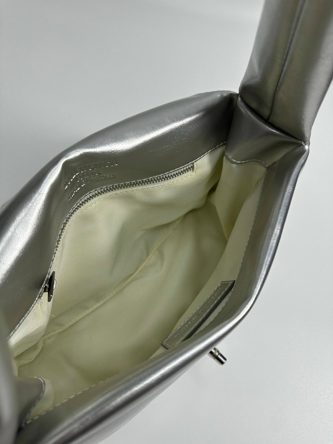 сумка,сумка баленсиага серебряная,сумка balenciaga,женская сумка,сумка женская balenciaga