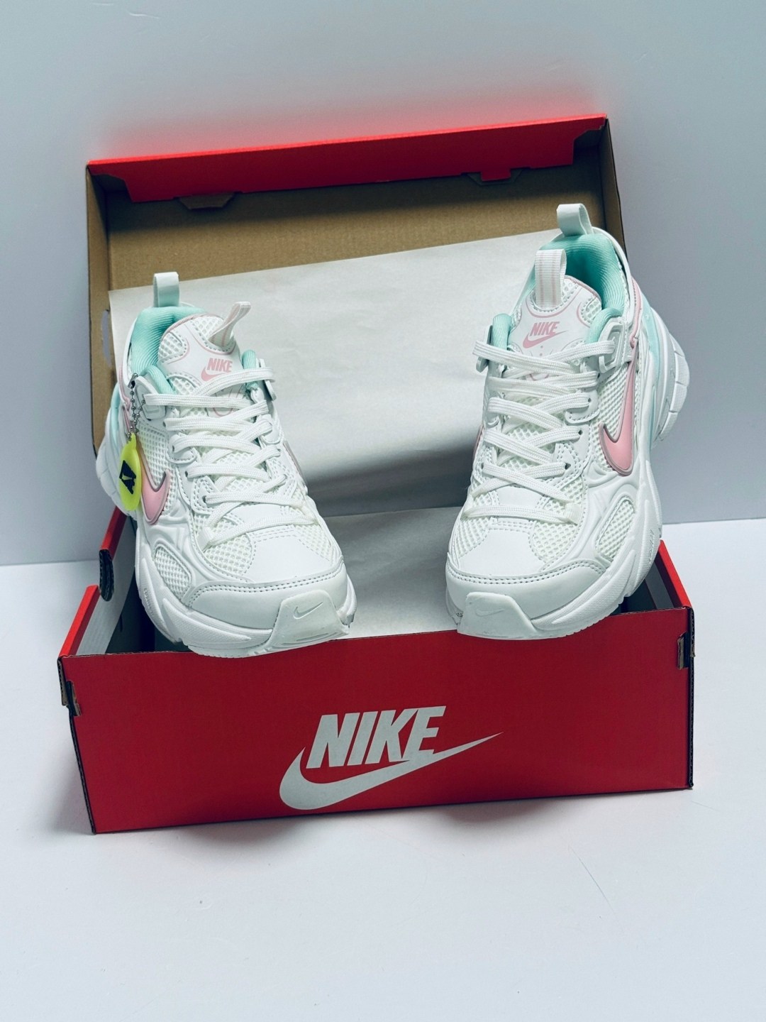 женские кроссовки nike,кроссовки nike,кроссовки nike v 2 k run,женские кроссовки,кроссовки