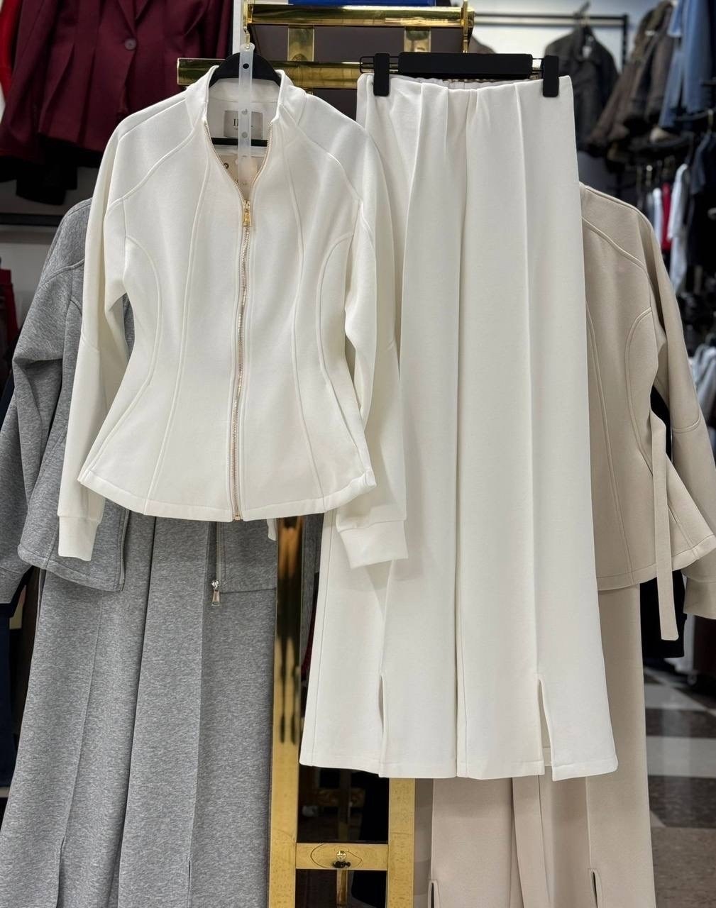 элегантные брючные костюмы женские,брючный костюм,брючный костюм женский,женский костюм,белые костюмы