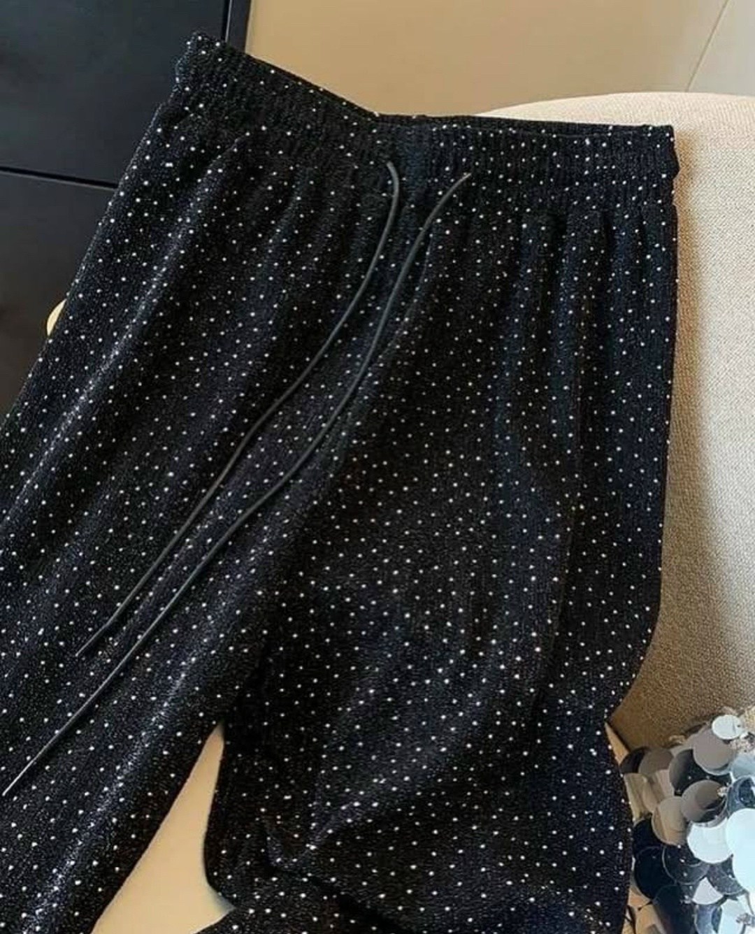 штаны широкие брюки багги джоггеры со стразами moylove цвет черный,штаны широкие брюки багги джоггеры со стразами moylove 338893363,женский костюм,спортивный костюм со стразами,брюки с пайетками