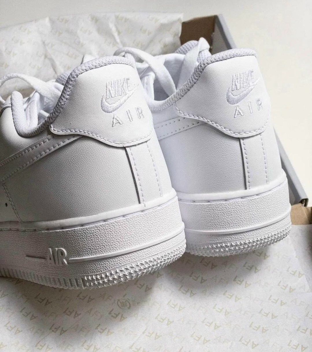 кроссовки nike air force 1 low белые,кроссовки nike air force 1 с открытой классической подошвой,nike air force 1 low white,кроссовки nike air force 1 low white,nike air force 1 low triple white
