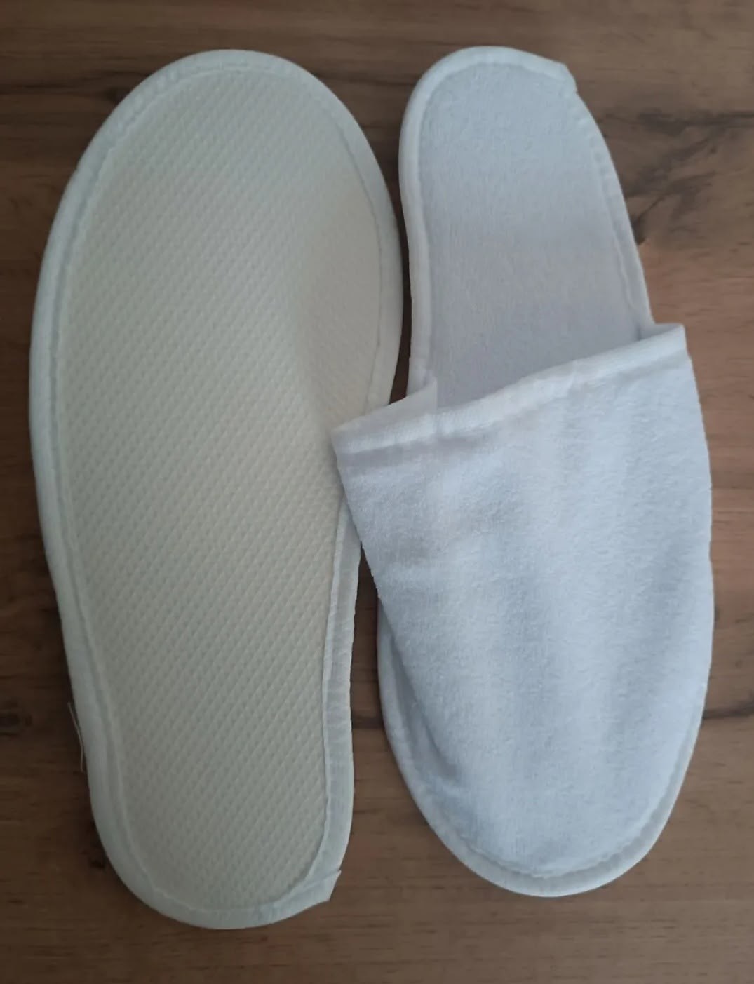 тапочки для гостиниц,тапочки одноразовые для гостиниц,одноразовые тапочки,тапочки белые,махровые тапочки