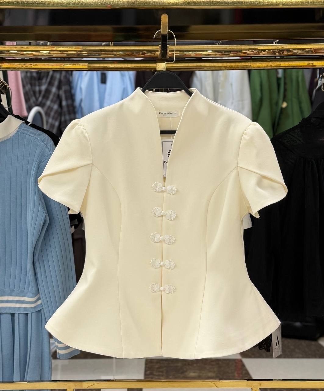 блузка модная,жакет с баской,женская блузка,женский костюм,пиджак приталенный