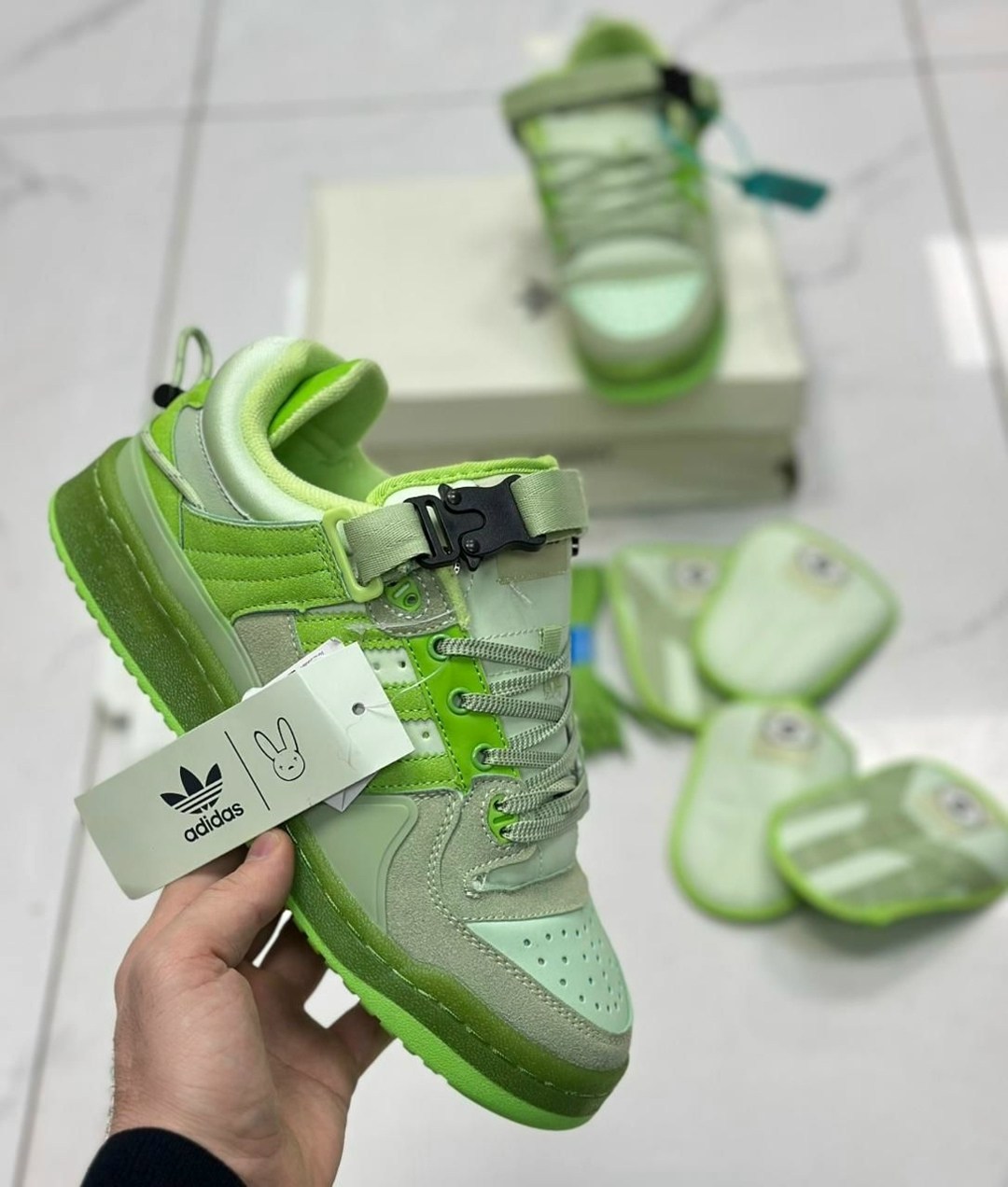 кроссовки адидас бэд банни,кроссовки детские adidas dr. seuss x forum low grinch зеленый,кроссовки adidas forum low bad bunny,зеленые кроссовки адидас,adidas forum low "the grinch"