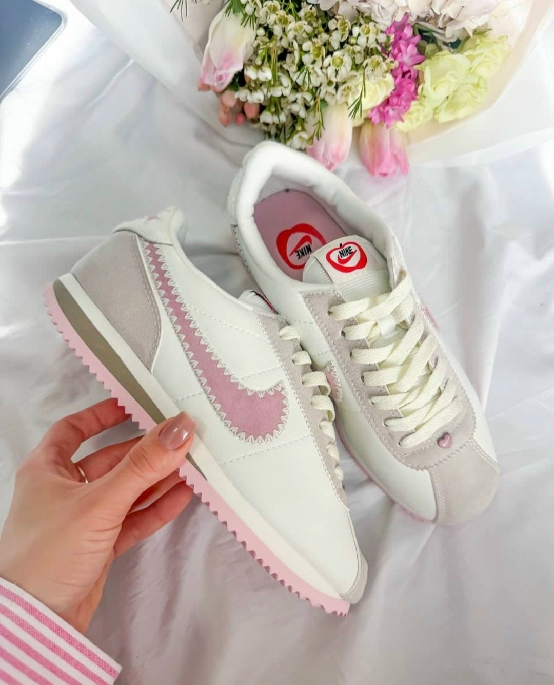 кроссовки nike cortez женские,кроссовки nike classic cortez,кроссовки женские nike,кроссовки nike cortez,кроссовки nike cortez женские бело-розовые