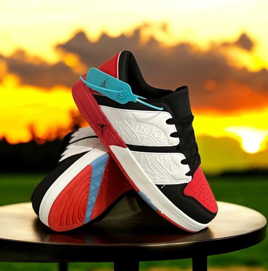 женские кроссовки,низкие кроссовки,белые кроссовки,оригинальные кроссовки,кроссовки эко