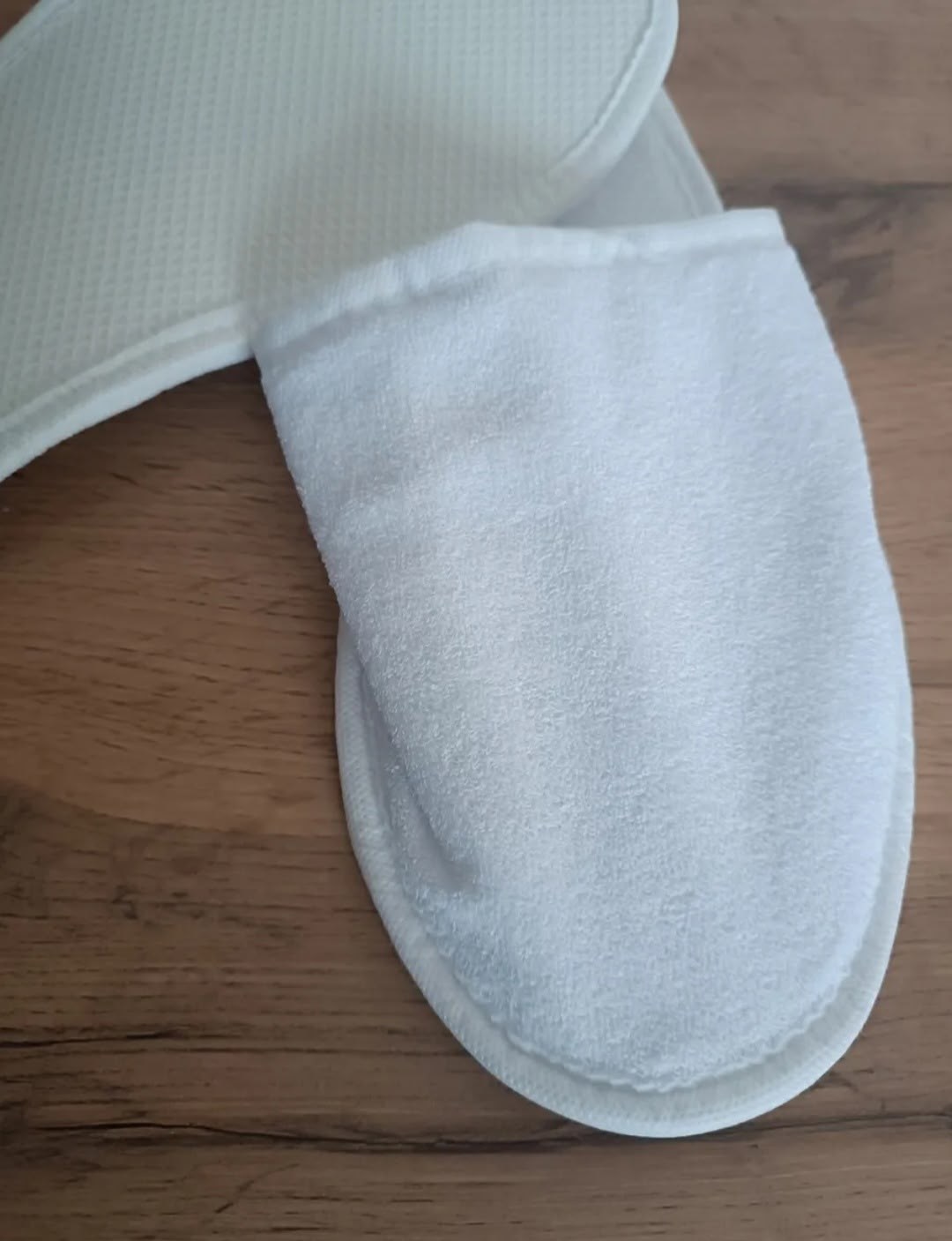 тапочки для гостиниц,тапочки одноразовые для гостиниц,одноразовые тапочки,тапочки белые,махровые тапочки